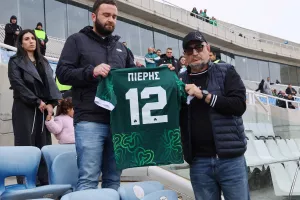 Φανέλες μνήμης για δύο πιστούς Ομονοιάτες
