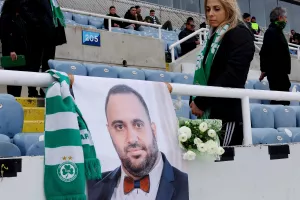Φανέλες μνήμης για δύο πιστούς Ομονοιάτες