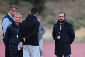 Πραστίτης/Διαφορετική... κατάληξη