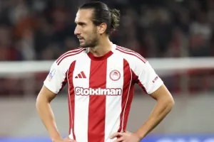 Παραμένει στους ερυθρόλευκους ο Γιαζίτζι, τι ισχύει με τον Αθανασίου
