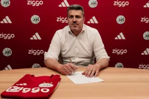 Πρώην προπονητής του Ολυμπιακού ανέλαβε την Κ23 του Άγιαξ!