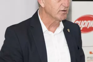 (ΦΩΤΟΣ) Η κοπή βασιλόπιτας των παλαιμάχων της Νέας Σαλαμίνας