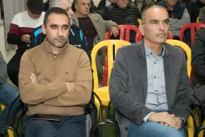 (ΦΩΤΟΣ) Η κοπή βασιλόπιτας των παλαιμάχων της Νέας Σαλαμίνας