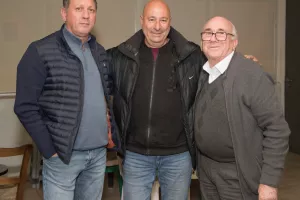 (ΦΩΤΟΣ) Η κοπή βασιλόπιτας των παλαιμάχων της Νέας Σαλαμίνας