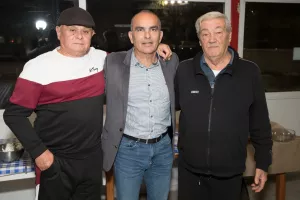 (ΦΩΤΟΣ) Η κοπή βασιλόπιτας των παλαιμάχων της Νέας Σαλαμίνας