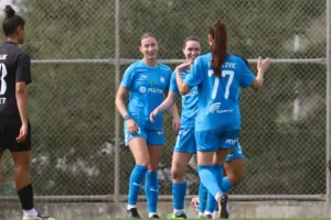 Νίκες για Apollon Ladies και Άρη