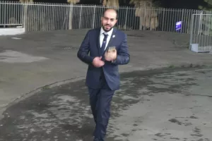 Άφιξη και χαμόγελα ο Πρόεδρος