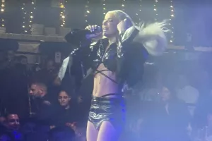 Josephine... με κασκόλ Ανόρθωσης! (Φώτος/Βίντεο Kerkida)
