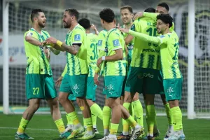 Ξαναφεύγει από τη Λάρνακα στο… φινάλε!