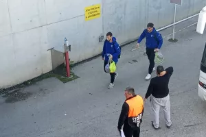 Γήπεδο... οι Αραδιππιώτες (Φώτος)