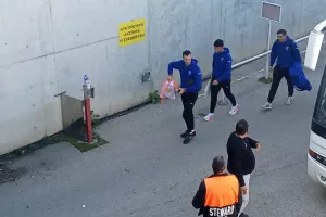 Γήπεδο... οι Αραδιππιώτες (Φώτος)
