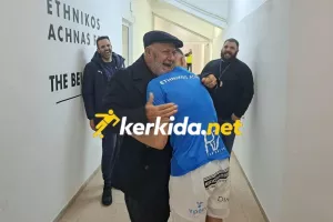 Η αγκαλιά του Κίκη στον μεγάλο πρωταγωνιστή! 