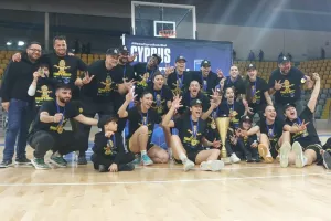 Πρωτάθλημα και... τρεμπλ η ΑΕΛ! (Φώτος)