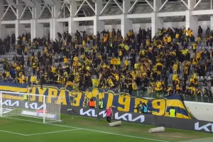 (ΒΙΝΤΕΟ-kerkida) "Φέρτοοο, φέρτοοο" από τους Λέοντες