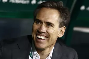 Κορόνα: “Ο Αλαφούζος είναι πλήρως αφοσιωμένος στην οικοδόμηση ενός σπουδαίου σχεδίου”