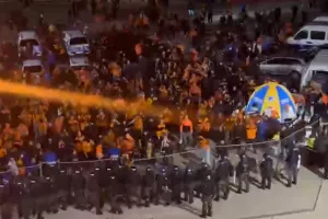 Ο κόσμος βράζει και απαιτεί ξεκαθάρισμα