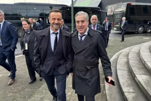 Πάμε για την πρώτη θέση