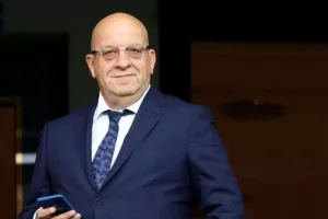 Αναβολή στην εμφάνιση Κούμα στο Επαρχιακό για την υπόθεση του Ασυμβίβαστου