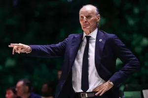 Ιβάνοβιτς: «Να βρούμε πόντους στο τρανζίσιον, αφού στο 5 εναντίον 5 έχουμε δυσκολίες»