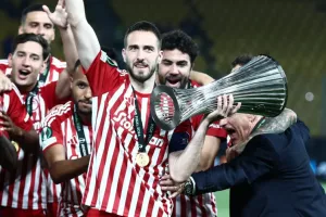 "Πάμπλουτος" επιστρέφει στον Ολυμπιακό ο Φορτούνης