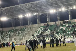 (Φώτος) Χαμός μετά τη λήξη στο παιχνίδι των Σωτηρίου – Στεπίνσκι