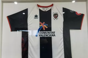 ΑΕΛ...στις εγκαταστάσεις της Levante 
