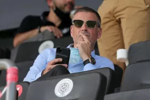 Σάλος με το σχόλιο του Κλάτενμπεργκ για τη ρατσιστική επίθεση στον Βινίσιους