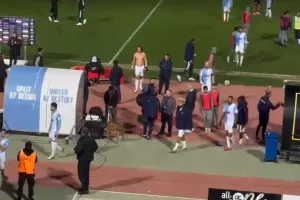 (Βίντεο kerkida) Άλλοι γιούχαραν, άλλοι χειροκρότησαν...