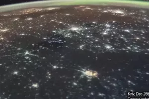 Τρόμος από το διάστημα: Βίντεο από τον ISS με ρωσικούς πυραύλους να χτυπούν το Κίεβο