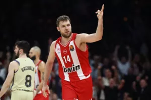 "Το μόνο που με νοιάζει όταν ακούω PIR είναι… PIRAEUS"
