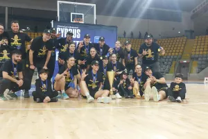 Πρωτάθλημα και... τρεμπλ η ΑΕΛ! (Φώτος)