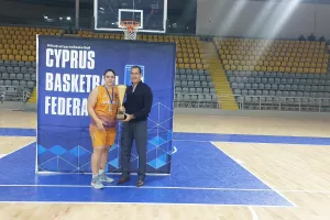 Πρωτάθλημα και... τρεμπλ η ΑΕΛ! (Φώτος)