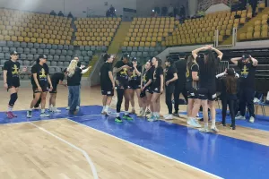 Πρωτάθλημα και... τρεμπλ η ΑΕΛ! (Φώτος)