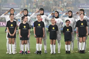 Οι παίκτριες του Ιράν τραγούδησαν τον ύμνο και με στρατιωτικό χαιρετισμό