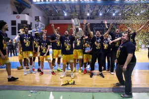 ΚΥΠΕΛΛΟΥΧΟΣ η ΑΕΛ!