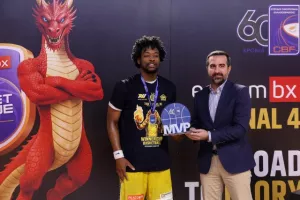 (ΒΙΝΤΕΟ/ΦΩΤΟΣ) Οι πανηγυρισμοί των κυπελλούχων