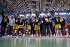 (ΒΙΝΤΕΟ/ΦΩΤΟΣ) Οι πανηγυρισμοί των κυπελλούχων
