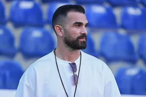 Παίζει δυνατά του Σιέλη!