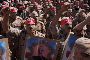 IDF: Σφυροκοπούν θέσεις της παραστρατιωτικής οργάνωσης Basij σε όλο το Ιράν