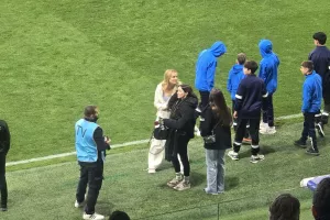 (Φώτος Kerkida) Μέσα...οι γυναίκες των παικτών του Απόλλωνα