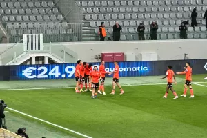 ΑΠΟΕΛ με 3 και 11!