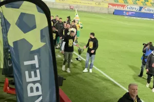 (Φώτος Kerkida) Γύρο... θριάμβου οι κυπελλούχοι στην Αρένα
