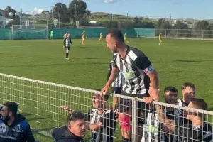 (Φώτος) Διπλό με τον κόσμο της!