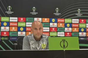 Ροθάδα... ενόψει Crystal Palace: "Εμπιστεύομαι την ομάδα και τους ποδοσφαιριστές μου"