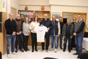 (Φώτος) Συμφωνία ΚΟΠ-Κ.Σ Πυργών για χρήση κοινοτικού σταδίου από Εθνικές ομάδες