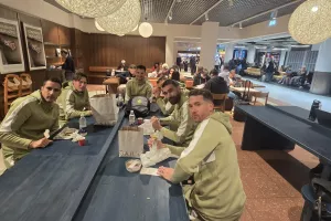 (Φώτος) Πέταξε... για επιστροφή η ΑΕΚ
