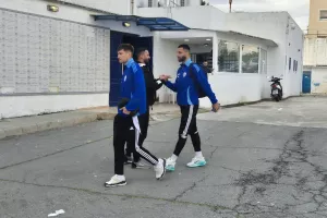 (Φώτος) Άφιξη στο "ΠΑΠ" με... υποδοχή!
