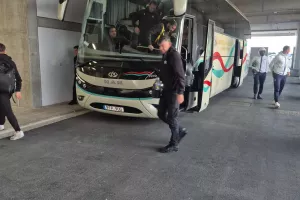 (ΦΩΤΟΣ Kerkida) Άφιξη...ΑΠΟΕΛ