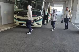 (ΦΩΤΟΣ Kerkida) Άφιξη...ΑΠΟΕΛ