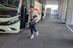 (ΦΩΤΟΣ Kerkida) Άφιξη...ΑΠΟΕΛ